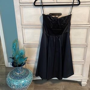 Women’s White House, Black market strapless cocktail dress size 0
